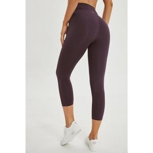 TLeggings Size 6 Purple Capri Leggings